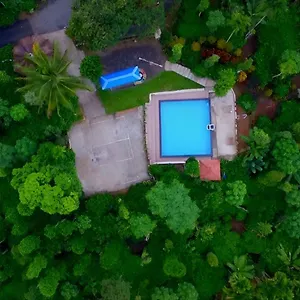 https://kerala-trip-makers-lakeshore-resort.kerala-hotels.net
